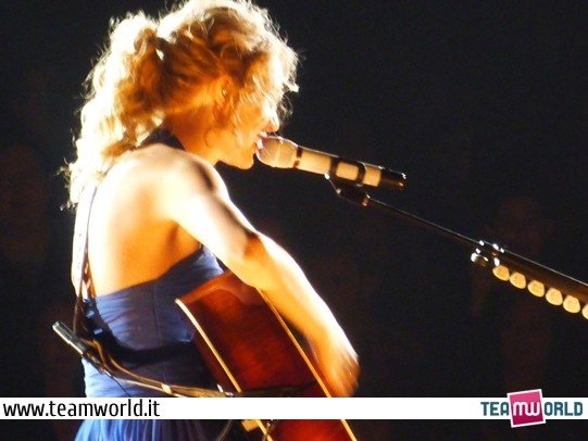 Taylor Swift — March 15 - Milan, Italy — photo 139