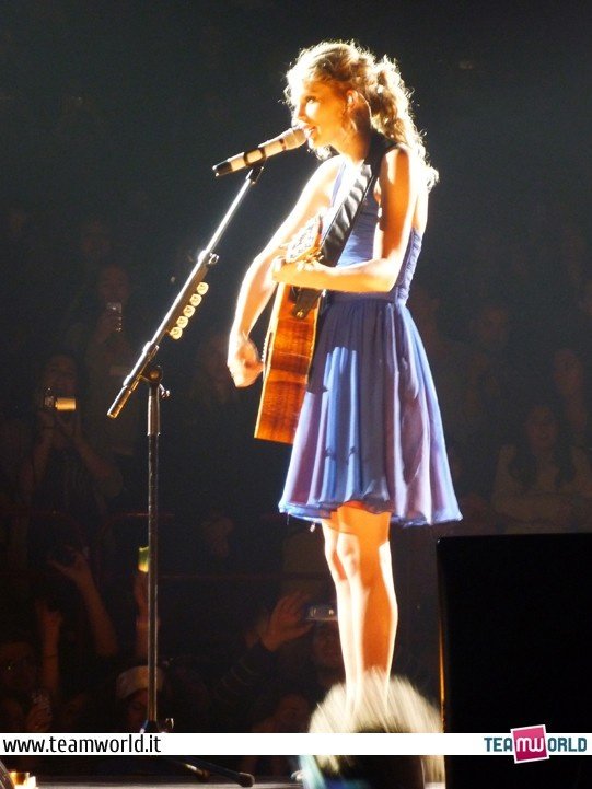 Taylor Swift — March 15 - Milan, Italy — photo 141