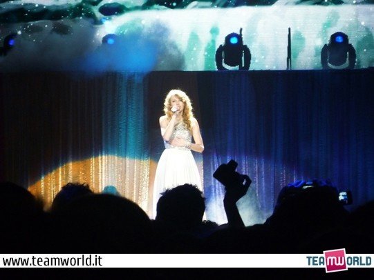 Taylor Swift — March 15 - Milan, Italy — photo 154