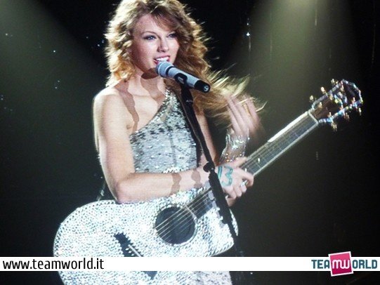 Taylor Swift — March 15 - Milan, Italy — photo 157