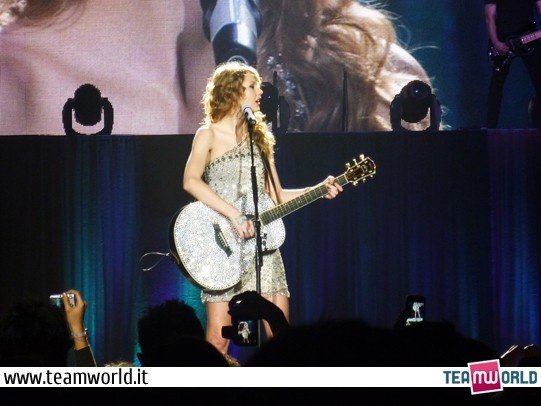 Taylor Swift — March 15 - Milan, Italy — photo 160