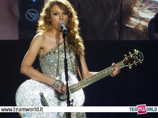 Taylor Swift — March 15 - Milan, Italy — photo 161