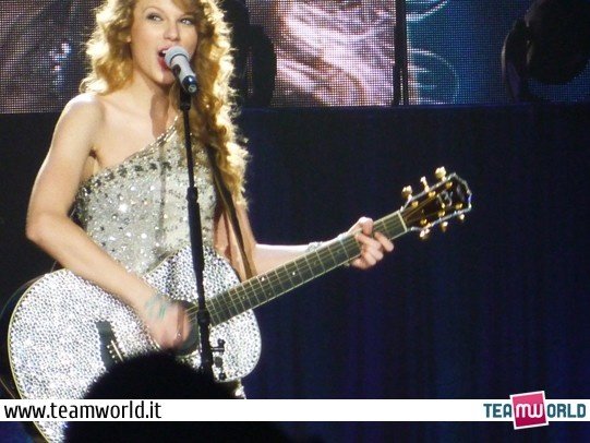 Taylor Swift — March 15 - Milan, Italy — photo 162