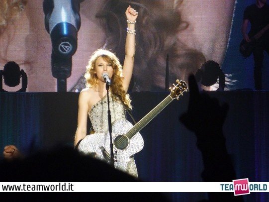 Taylor Swift — March 15 - Milan, Italy — photo 163