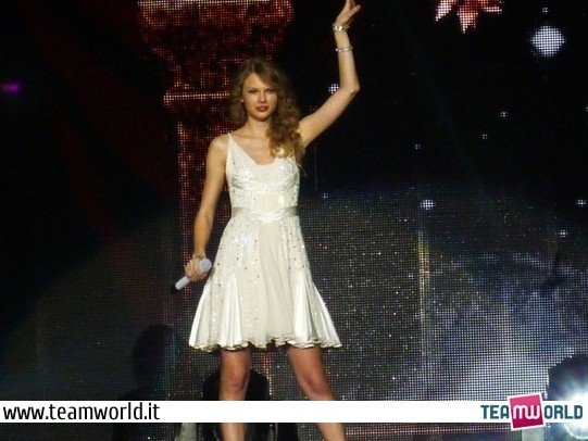 Taylor Swift — March 15 - Milan, Italy — photo 166