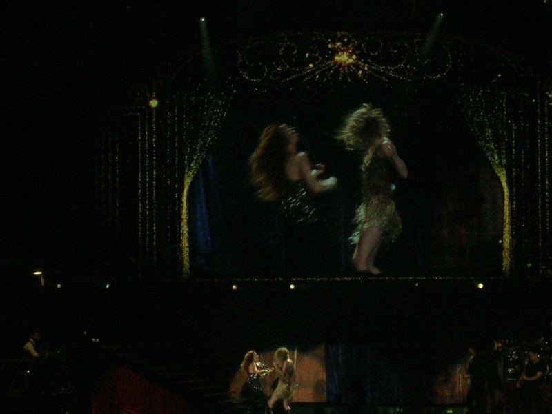 Taylor Swift — March 15 - Milan, Italy — photo 174