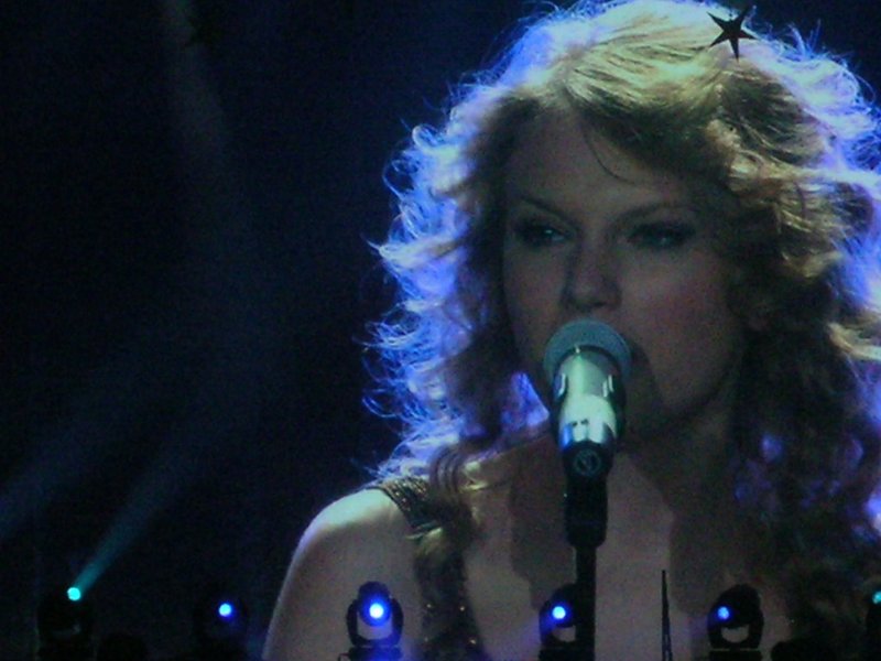 Taylor Swift — March 15 - Milan, Italy — photo 179