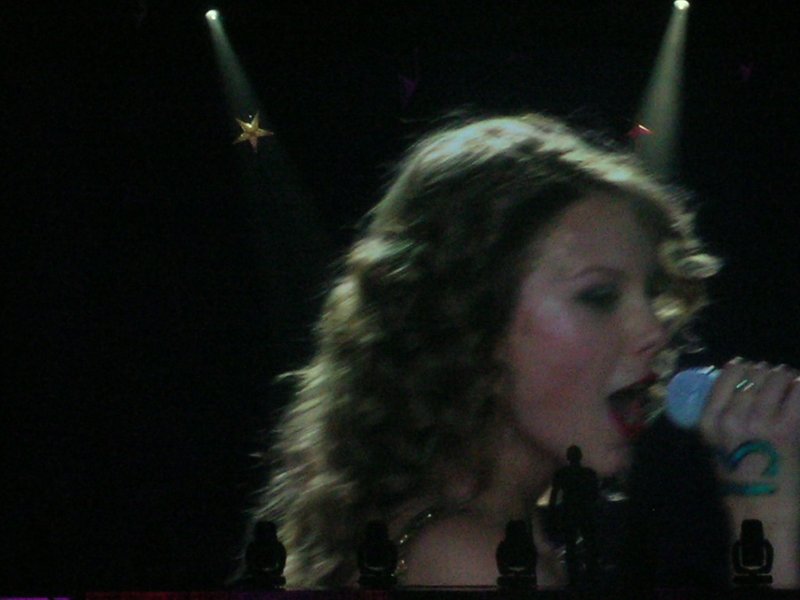 Taylor Swift — March 15 - Milan, Italy — photo 186