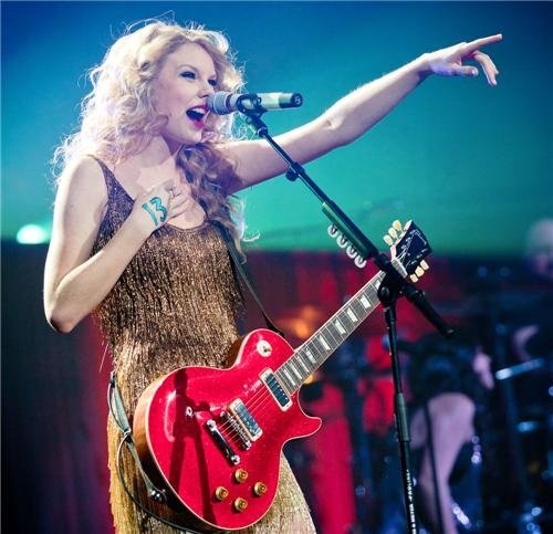 Taylor Swift — March 17 - Paris, France — photo 11