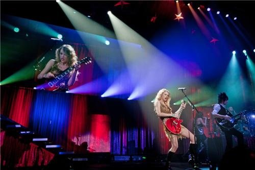 Taylor Swift — March 17 - Paris, France — photo 21