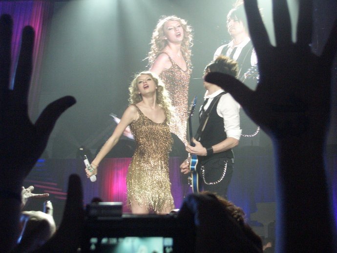 Taylor Swift — March 19 - Madrid, Spain — photo 45
