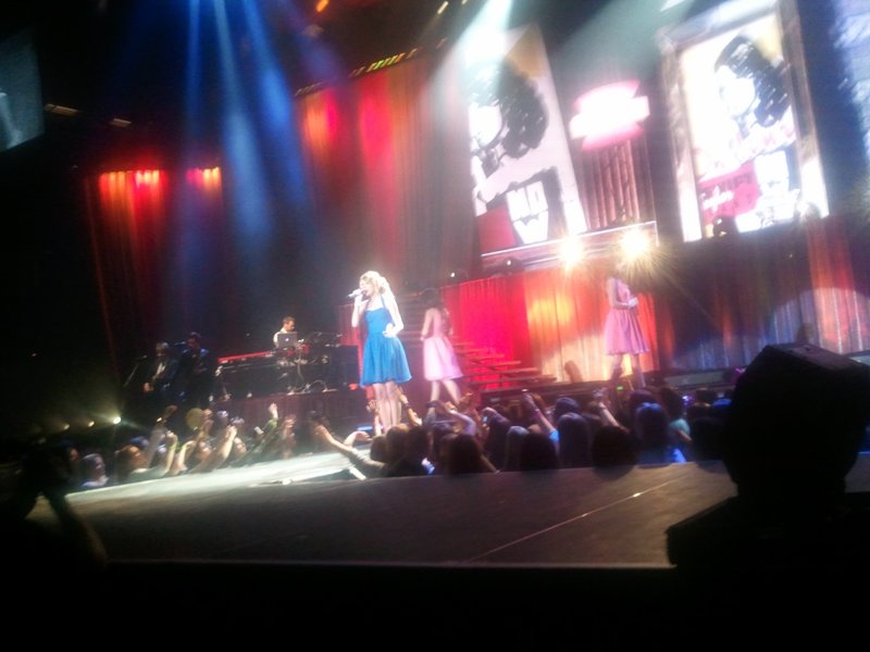 Taylor Swift — March 19 - Madrid, Spain — photo 55