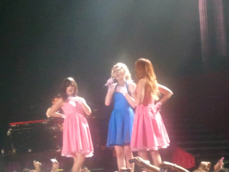 Taylor Swift — March 19 - Madrid, Spain — photo 58