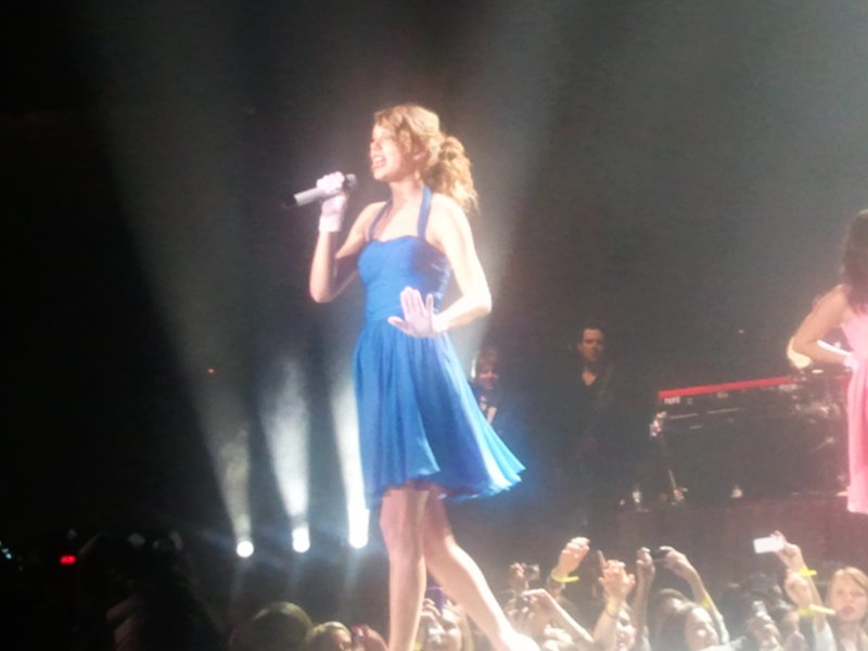 Taylor Swift — March 19 - Madrid, Spain — photo 60