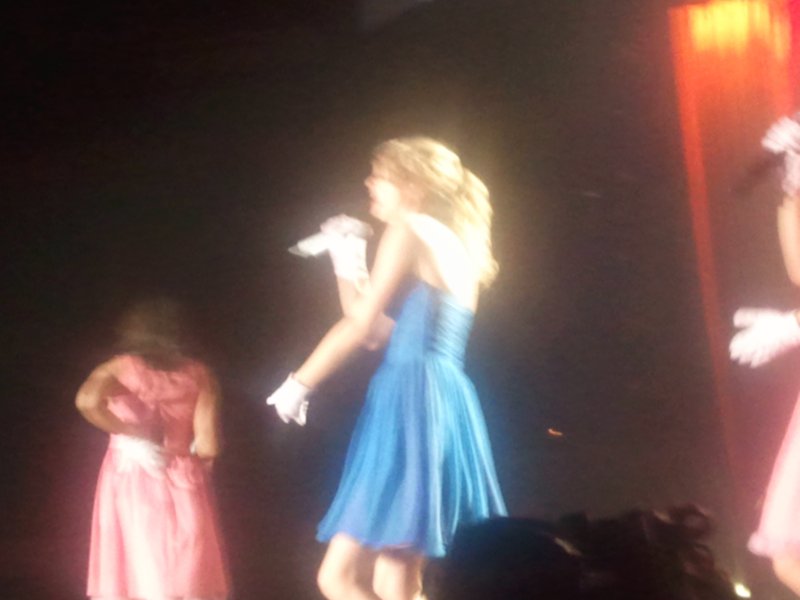 Taylor Swift — March 19 - Madrid, Spain — photo 64