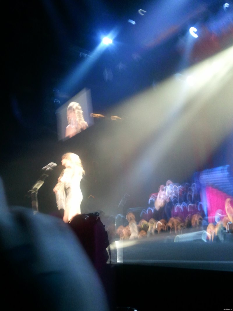 Taylor Swift — March 19 - Madrid, Spain — photo 70