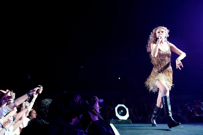 Taylor Swift — March 19 - Madrid, Spain — photo 82