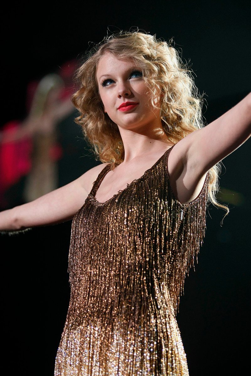 Taylor Swift — March 19 - Madrid, Spain — photo 93