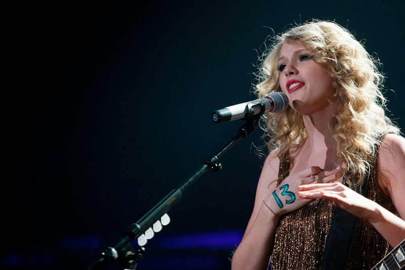 Taylor Swift — March 19 - Madrid, Spain — photo 97