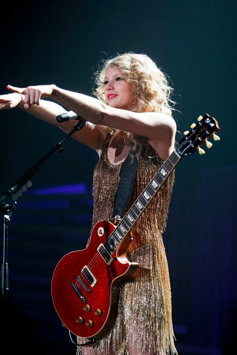 Taylor Swift — March 19 - Madrid, Spain — photo 98
