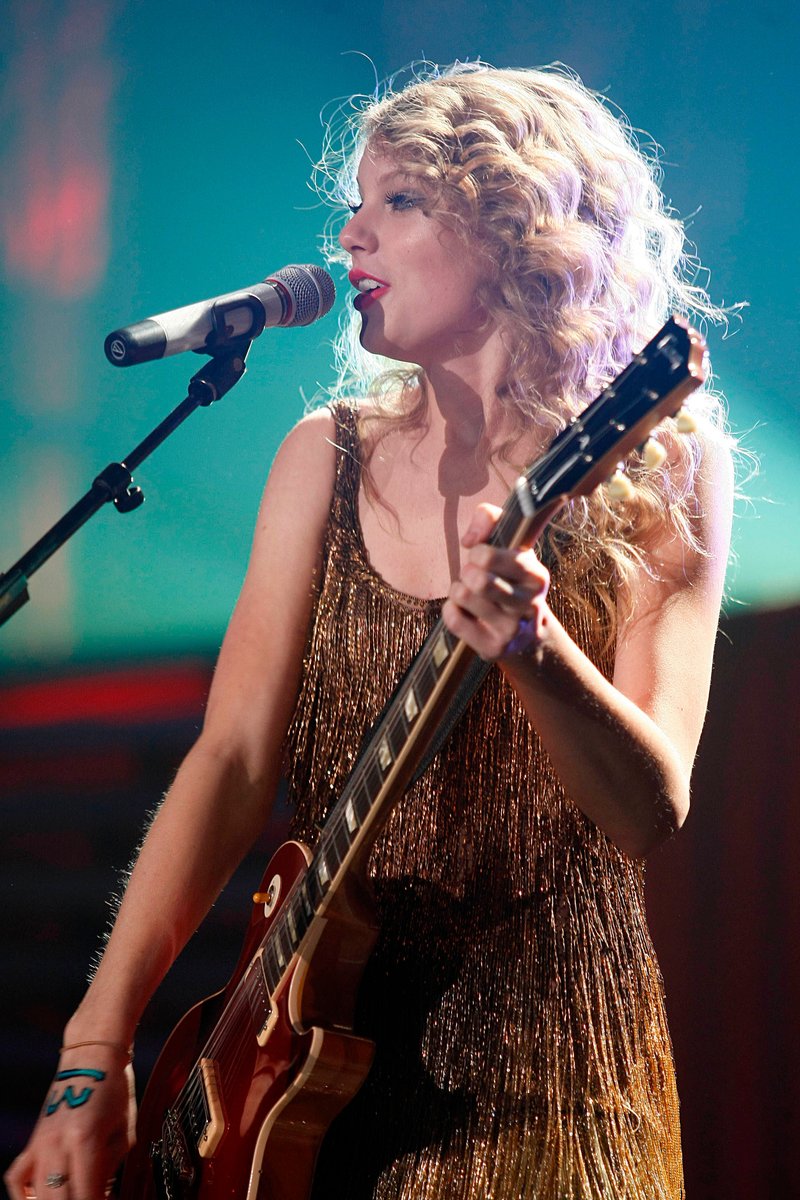 Taylor Swift — March 19 - Madrid, Spain — photo 101