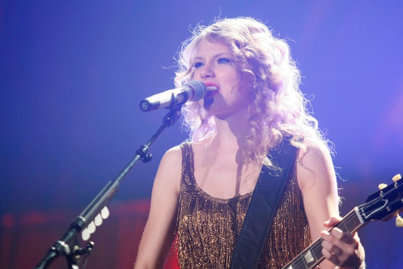Taylor Swift — March 19 - Madrid, Spain — photo 107