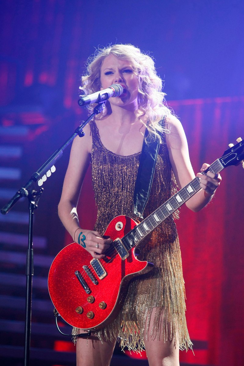 Taylor Swift — March 19 - Madrid, Spain — photo 108