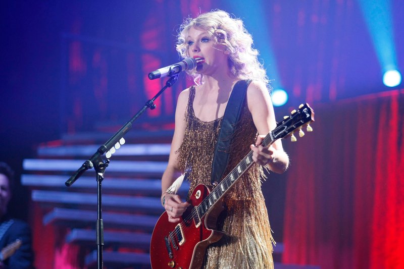 Taylor Swift — March 19 - Madrid, Spain — photo 109