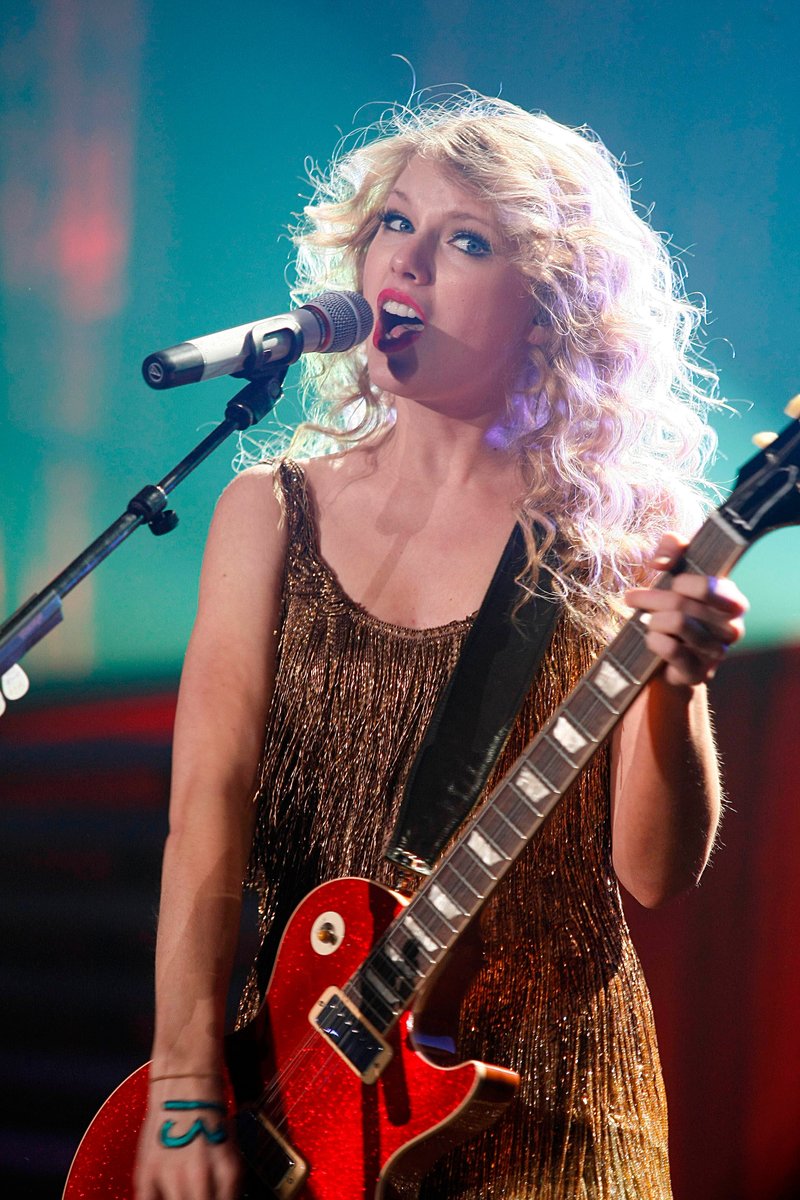 Taylor Swift — March 19 - Madrid, Spain — photo 111