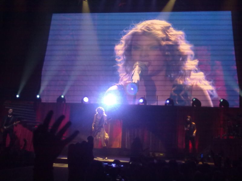 Taylor Swift — March 19 - Madrid, Spain — photo 112