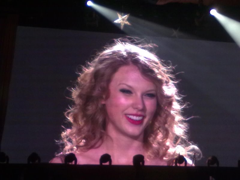 Taylor Swift — March 19 - Madrid, Spain — photo 127