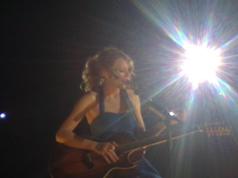 Taylor Swift — March 19 - Madrid, Spain — photo 129