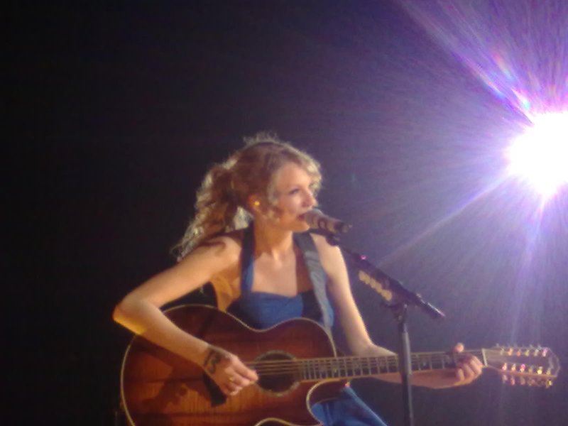 Taylor Swift — March 19 - Madrid, Spain — photo 130