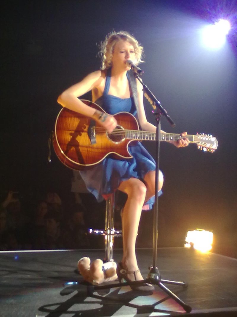 Taylor Swift — March 19 - Madrid, Spain — photo 131