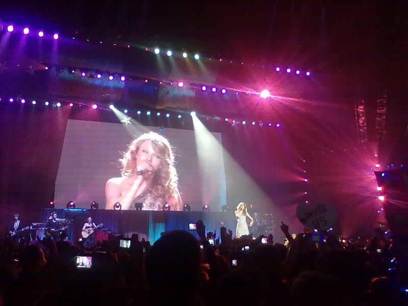 Taylor Swift — March 19 - Madrid, Spain — photo 134