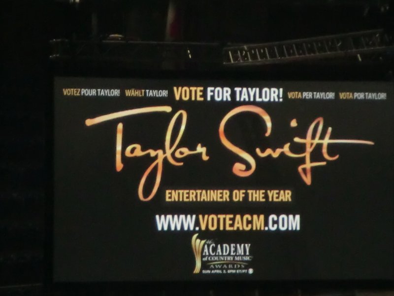 Taylor Swift — March 19 - Madrid, Spain — photo 144