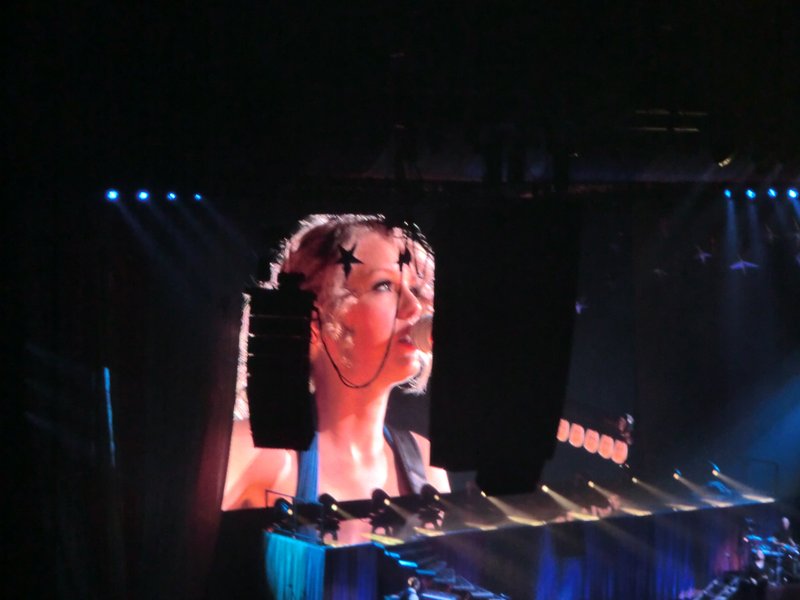 Taylor Swift — March 19 - Madrid, Spain — photo 163