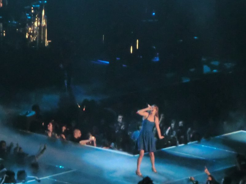 Taylor Swift — March 19 - Madrid, Spain — photo 165
