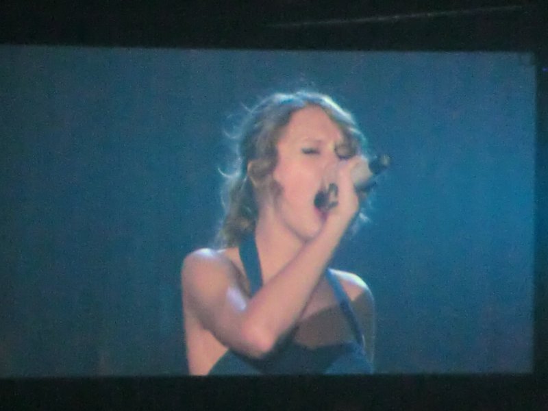 Taylor Swift — March 19 - Madrid, Spain — photo 166