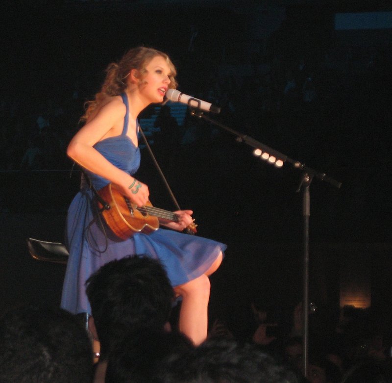 Taylor Swift — March 19 - Madrid, Spain — photo 179