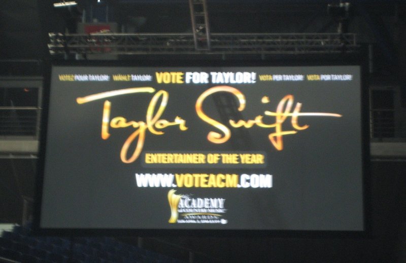 Taylor Swift — March 19 - Madrid, Spain — photo 184