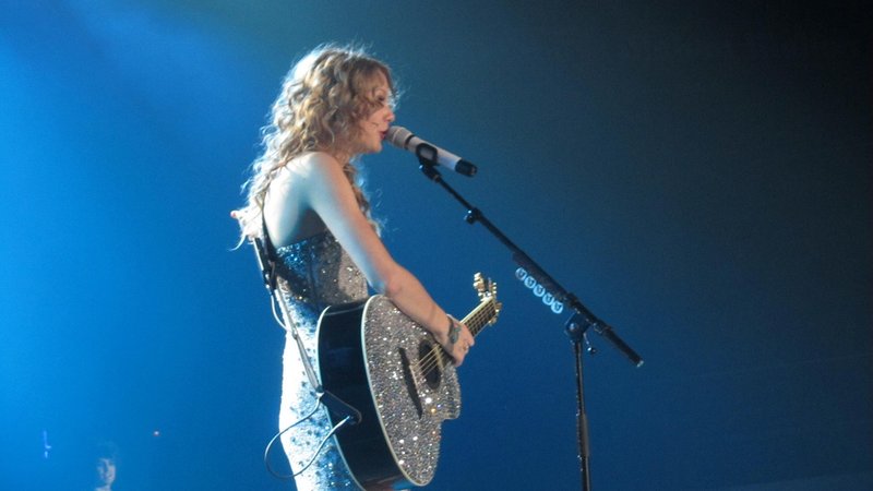 Taylor Swift — March 19 - Madrid, Spain — photo 195