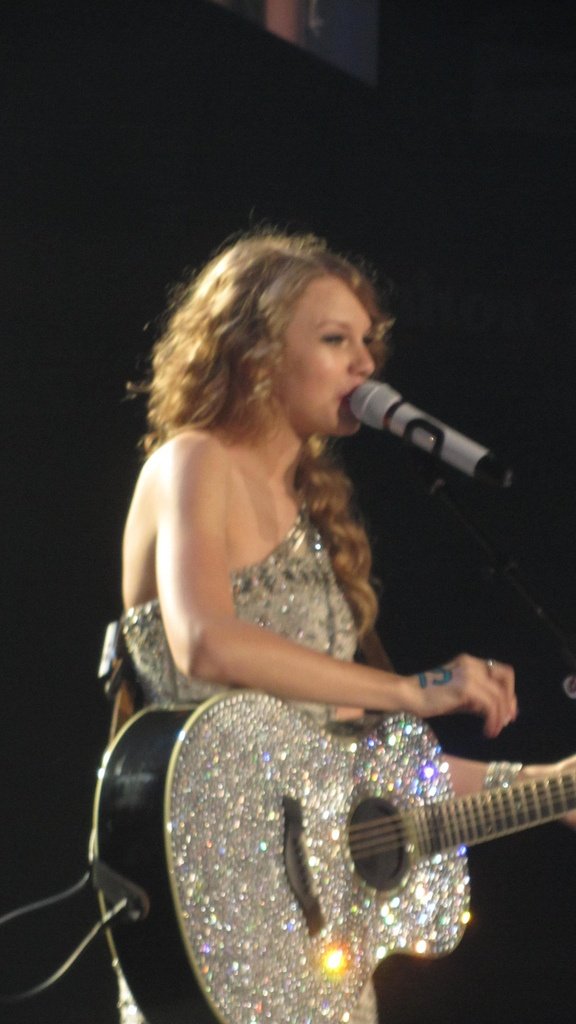 Taylor Swift — March 19 - Madrid, Spain — photo 196