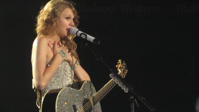 Taylor Swift — March 19 - Madrid, Spain — photo 197