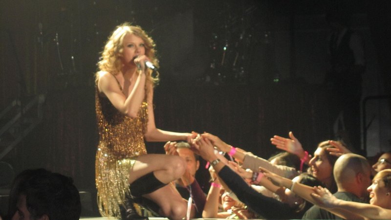 Taylor Swift — March 19 - Madrid, Spain — photo 201