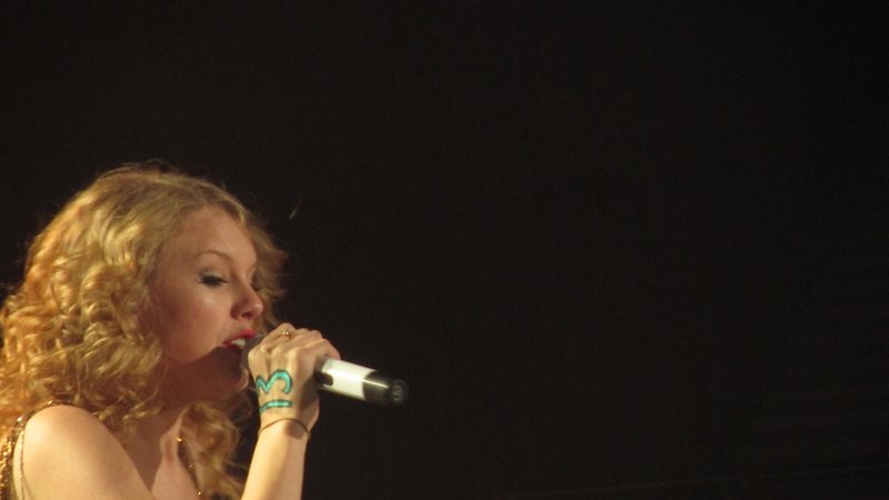 Taylor Swift — March 19 - Madrid, Spain — photo 205