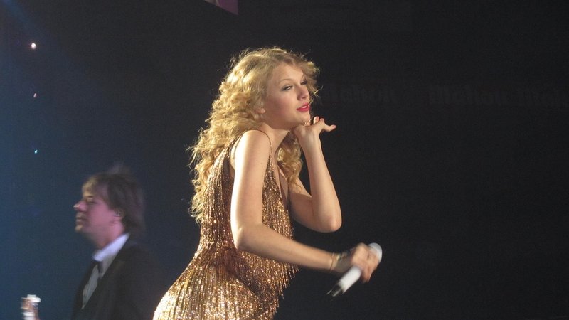 Taylor Swift — March 19 - Madrid, Spain — photo 206
