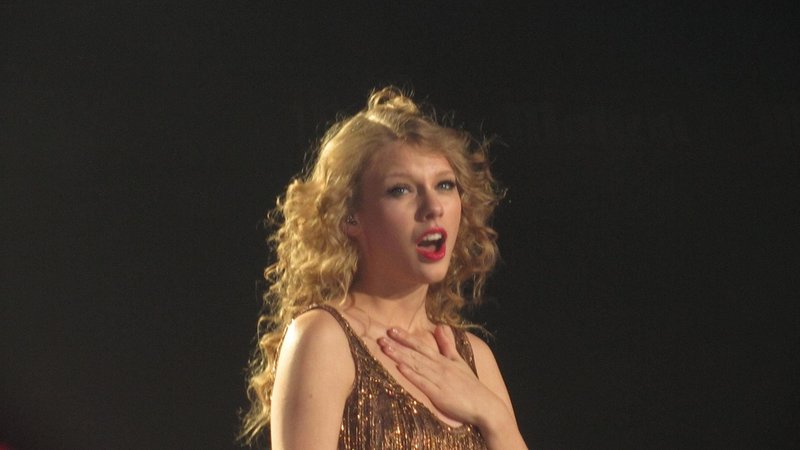 Taylor Swift — March 19 - Madrid, Spain — photo 211