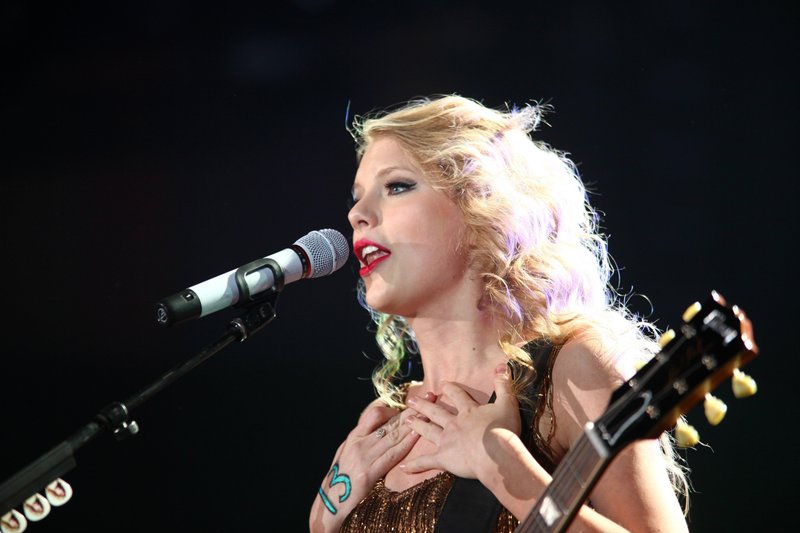 Taylor Swift — March 22 - Birmingham, United Kingdom — photo 4