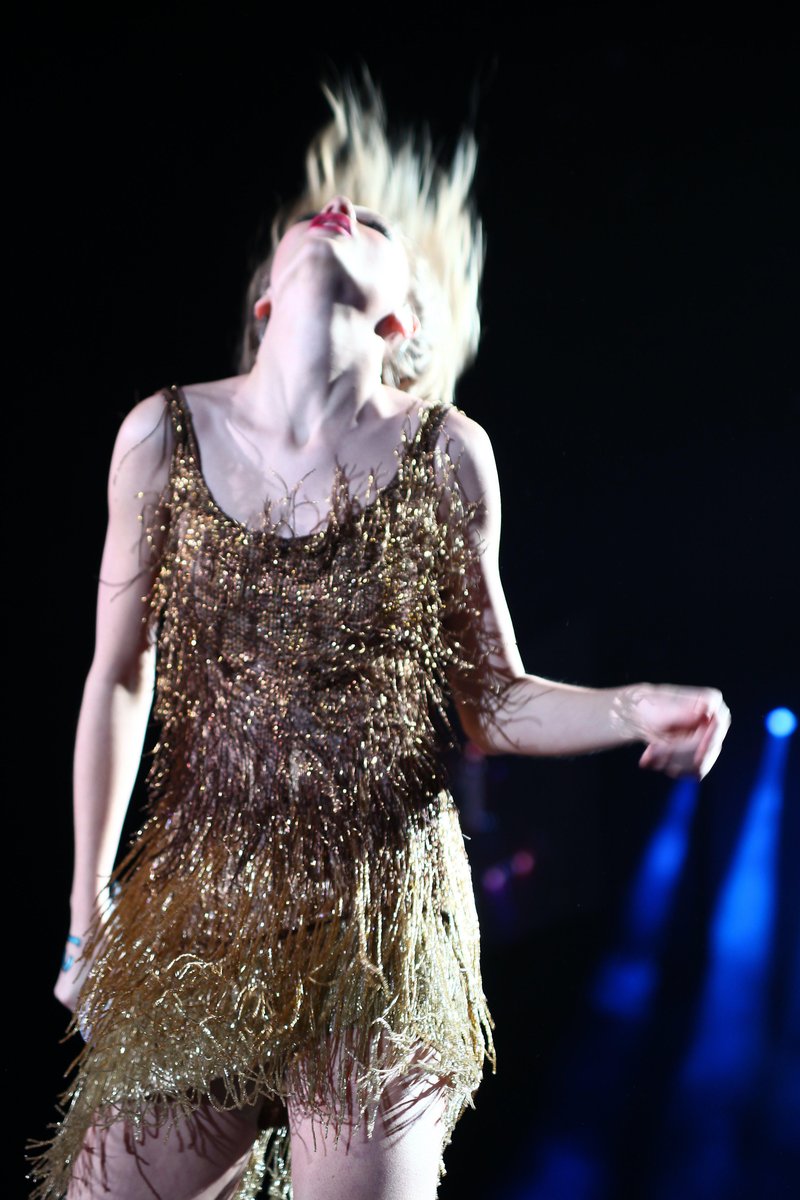 Taylor Swift — March 22 - Birmingham, United Kingdom — photo 10